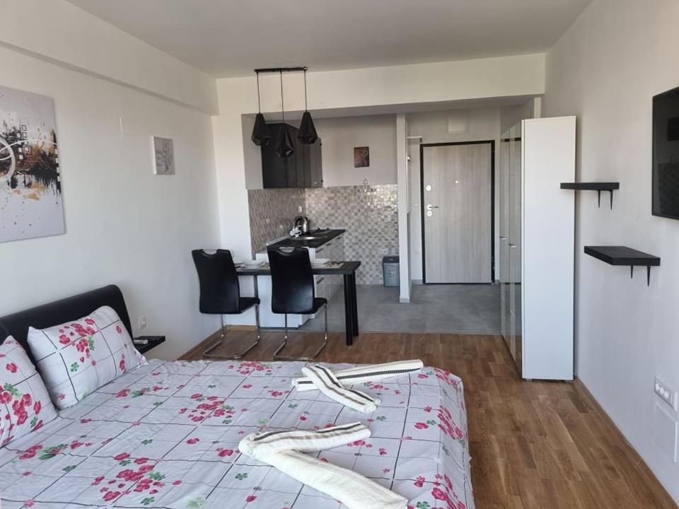 Porta Bus Station Apartment スコピエ エクステリア 写真